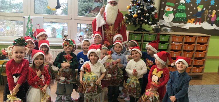 Wizyta Świętego Mikołaja w grupie Biedronek